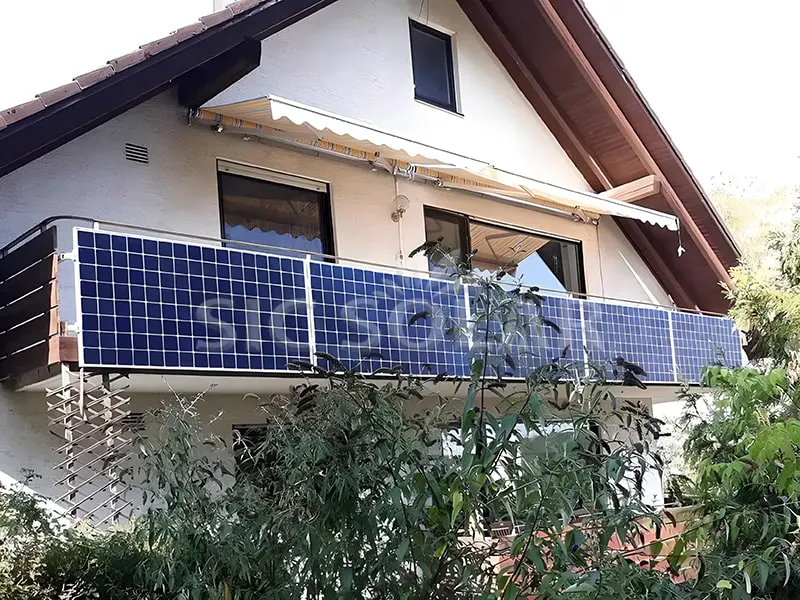 デンマークの2.5kwソーラーバルコニーブラケット